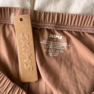 *LAST CHANCE* SKIMS NWT Fits Everybody Leggings